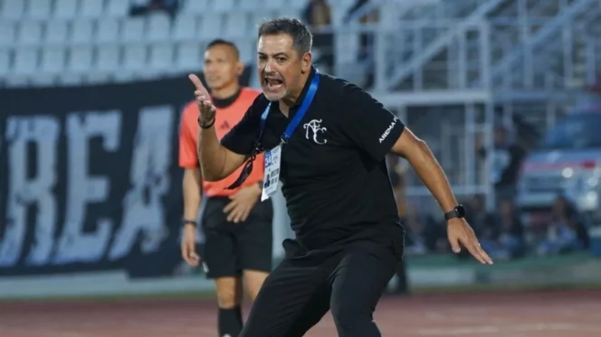 
					Marcos Santos dan Perjalanan Mengembalikan Jiwa Arema FC