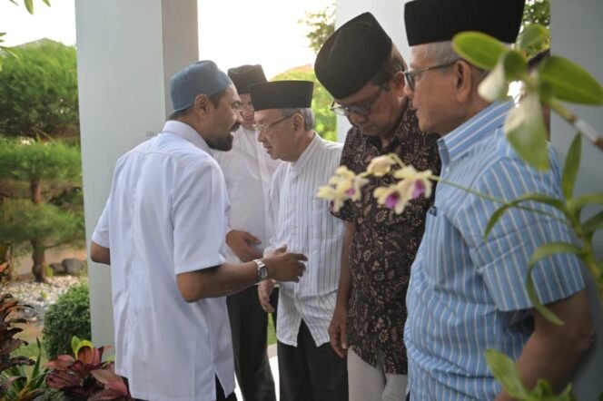 
					Gubernur Aceh Takziah ke Rumah Duka Mantan Gubernur Aceh dr. Zaini Abdullah