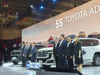Toyota meluncurkan New Land Cruiser 300 Hybrid EV, New bZ4X Touring Battery EV, hingga menampilkan New Hilux generasi terbaru di GIIAS 2026. (Foto: Dani/iNews id)