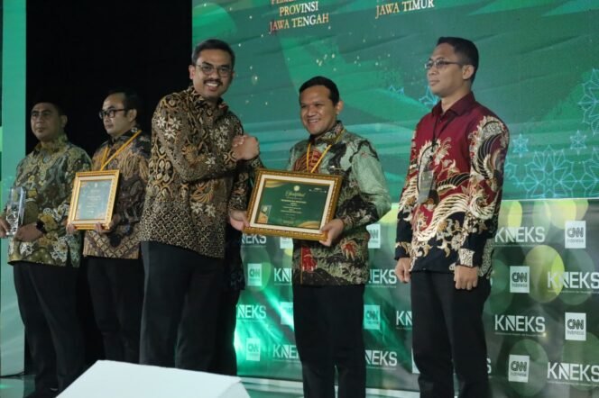 
					Sabet Sembilan Penghargaan, Aceh Raih Prestasi Gemilang di Anugerah Adinata Syariah 2026