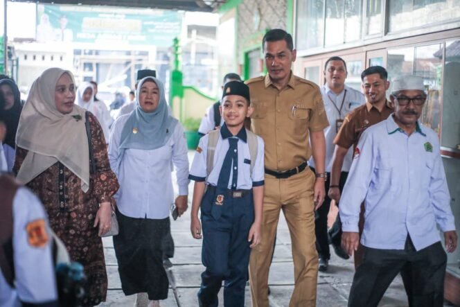 
					Lewat GAMAS, Sekda Aceh Dorong Penguatan Peran Ayah dalam Mendukung Pendidikan Anak