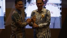 Sekda Aceh M Nasir, S.IP, MPA mewakili Pemerintah Aceh menerima tiga penghargaan Forum Pemred Multimedia Award 2026 di Hotel Alana, Yogyakarta, Sabtu (18/7/2026).