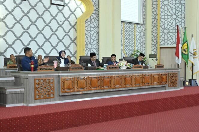 
					Seluruh Fraksi DPRK Setujui Raqan Pertanggungjawaban APBK Banda Aceh 2025