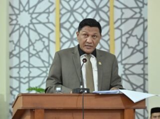 Juru bicara Fraksi PAN Sofyan Helmi