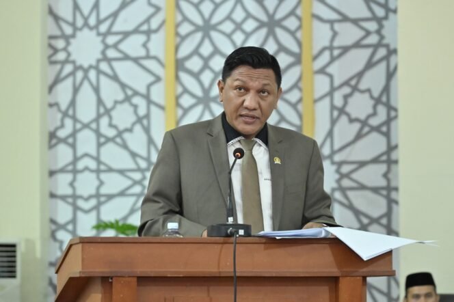 
					Juru bicara Fraksi PAN Sofyan Helmi