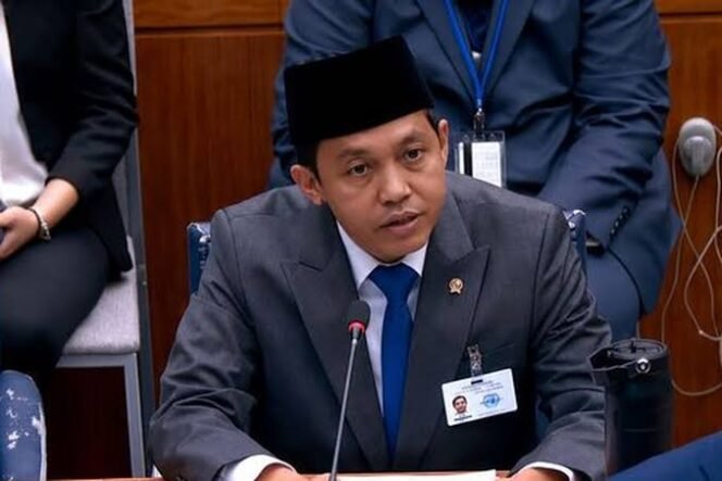 
					Menteri Kehutanan (Menhut) Raja Juli Antoni 