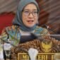 Menteri Pendayagunaan Aparatur Negara dan Reformasi Birokrasi (PANRB) Rini Widyantini saat membuka Rapat Evaluasi Seleksi Kompetensi Dasar CPNS Tahun Anggaran 2024 secara virtual, Rabu (13/11). (Dok. PANRB)