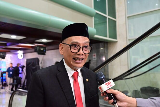 
					Anggota Komisi X DPR RI Abdul Fikri Faqih saat diwawancarai di Senayan, Jakarta, Jumat (14/08/2026). Foto: Fadli/Mahendra