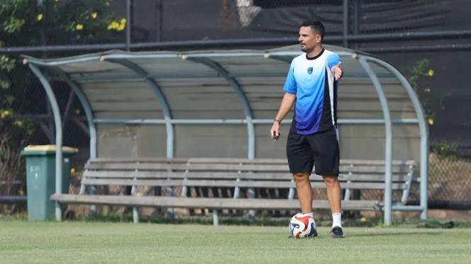 
					Carlos Pena Tetap Pimpin Persita, Target Musim Baru Dibidik Selangkah demi Selangkah
