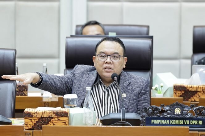 
					Ketua Komisi VII DPR RI, Saleh Partaonan Daulay, saat RDP Panja Permodalan dan Pembiayaan UMKM di Gedung Nusantara I, Senayan, Jakarta, Kamis (27/8/2026). Foto: Farhan/Karisma