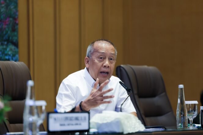 
					Wakil Ketua DPR RI Bidang Industri dan Pembangunan, Saan Mustopa, saat menerima audiensi Aliansi Masyarakat Pati Bersatu di Gedung Abdul Muis, Kompleks Parlemen, Jakarta, pada Kamis (27/8/2026). Foto: Kresno/Karisma
