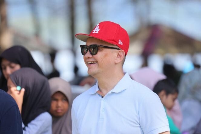 
					Presiden Persiraja, H. Nazaruddin Dek Gam