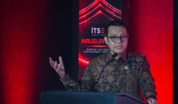 Wamenkomdigi Nezar Patria menjadi pembicara dalam ITSEV Cyber dan AI Academy Grand Launching di Noble House, Mega Kuningan, Jakarta Selatan. (foto: Humas Kemkomdigi)