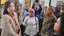 Anggota Komisi VII DPR Siti Mukaromah saat peninjauan lapangan di pabrik PT BEST Semarang, Jawa tengah, Jumat (18/09/2026). Foto: Aaron/sai