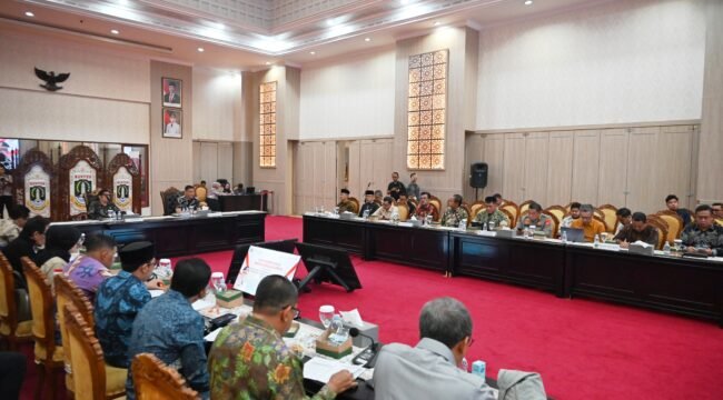 Baleg DPR RI menyerap aspirasi dari Pemda hingga Akademisi soal penyusunan Prolegnas 2027 dalam Kunjungan Kerja ke Kota Serang, Provinsi Banten, Jumat (11/09/2026). Foto: Nadhen/Septamares