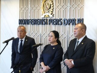 Ketua DPR RI Puan Maharani, dalam konferensi pers di Gedung Nusantara II, Kompleks Parlemen, Senayan, Jakarta, Selasa (22/9/2026), saat menanggapi perkembangan pembahasan revisi UU Pemilu. Foto: Sari/Karisma
