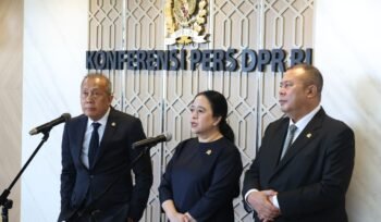 Ketua DPR RI Puan Maharani, dalam konferensi pers di Gedung Nusantara II, Kompleks Parlemen, Senayan, Jakarta, Selasa (22/9/2026), saat menanggapi perkembangan pembahasan revisi UU Pemilu. Foto: Sari/Karisma