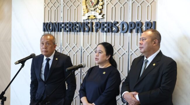 Ketua DPR RI Puan Maharani, dalam konferensi pers di Gedung Nusantara II, Kompleks Parlemen, Senayan, Jakarta, Selasa (22/9/2026), saat menanggapi perkembangan pembahasan revisi UU Pemilu. Foto: Sari/Karisma