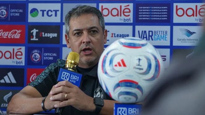 
					pelatih Arema FC, Marcos Santos.