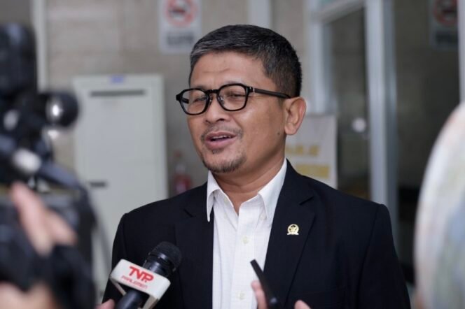 
					Anggota Komisi XI DPR RI, Amin Ak. Foto: Kresno/Karisma