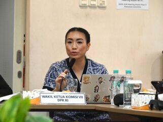 Wakil Ketua Komisi VII DPR RI Rahayu Saraswati D. Djojohadikusumo saat mengikuti unjungan Kerja Panitia Kerja (Panja) RUU Kawasan Industri Komisi VII DPR RI di Kawasan Industri Mitra Karawang, Jawa Barat, Senin (5/10/2026). Foto : Adit/MRI.