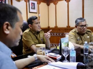 Wakil Gubernur Aceh, Fadhlullah, atau akrab disapa Dek Fadh