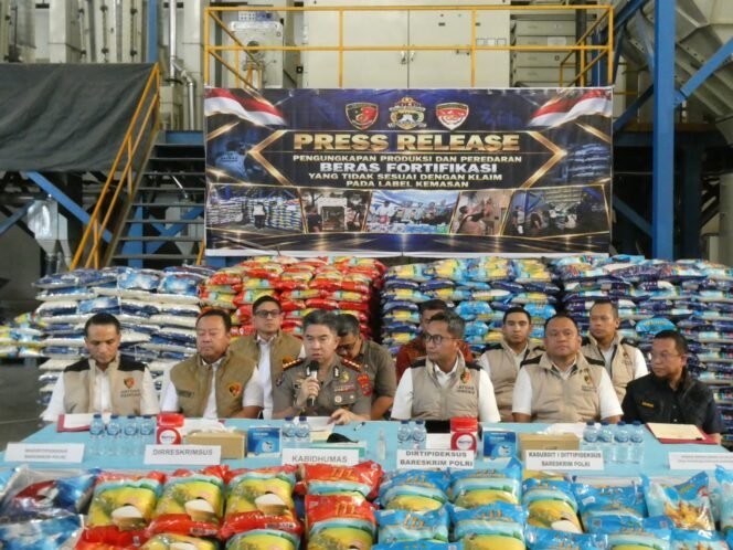 
					Polri Ungkap Produksi 525 Ton Beras Fortifikasi Tak Sesuai Label