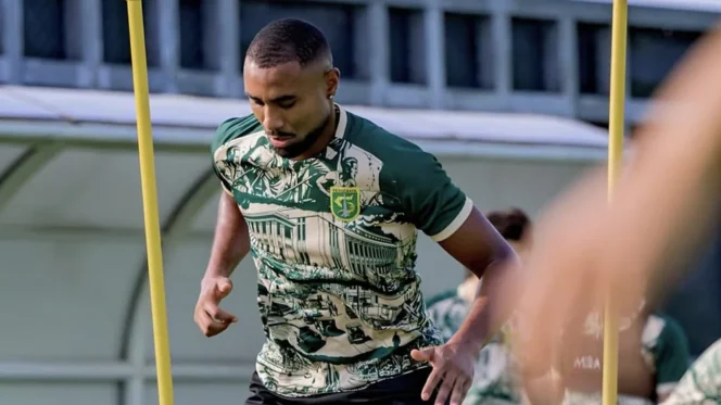 
					Bernardo Tavares Evaluasi Pertahanan Persebaya Jelang Hadapi Persijap